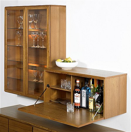 Beaver and Tapley - Tapley 33 Teak Drinks Set Up. Click for larger image.