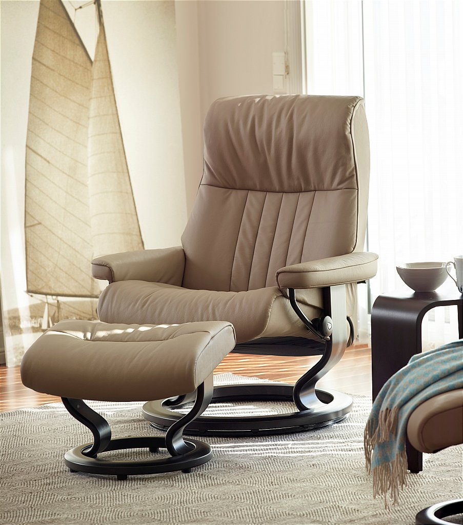 Stressless - Crown Leather Recliner with Classic Base Stressless - Crown Leather Recliner with Classic Base