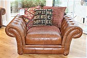 BARKERS COLLECTION - Lincoln Snuggler Chair